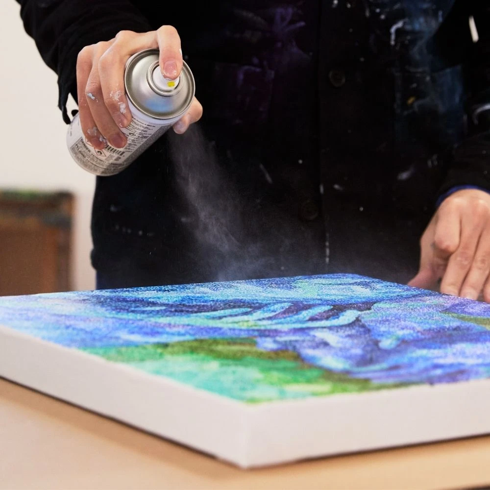 Professional Satin Varnish Spray - Image 4